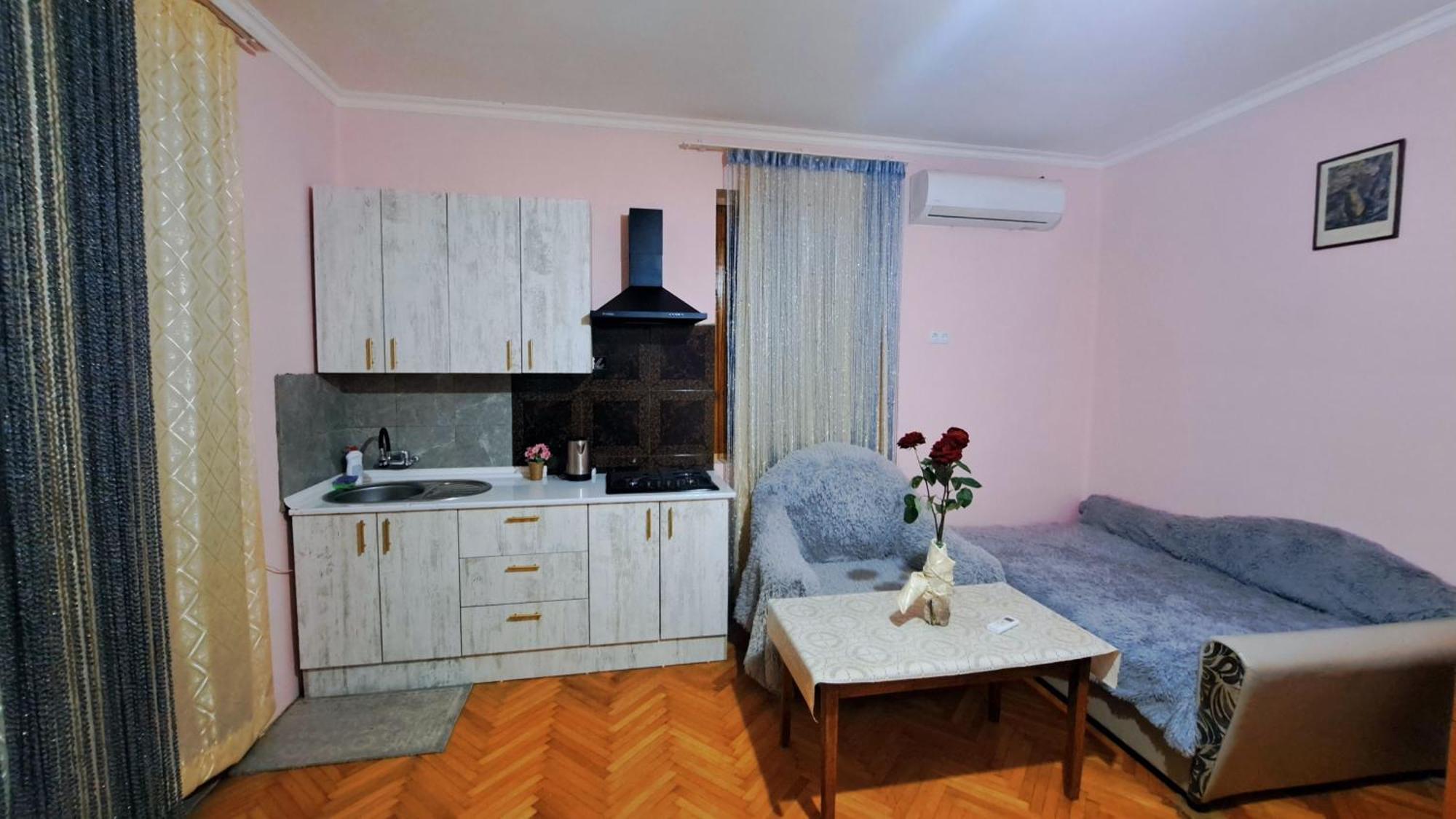 Beautiful Apartment In Old Tbilisi Esterno foto